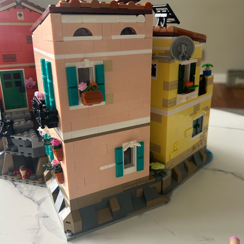 LEGO Italian Riviera - Picture 11 of 15